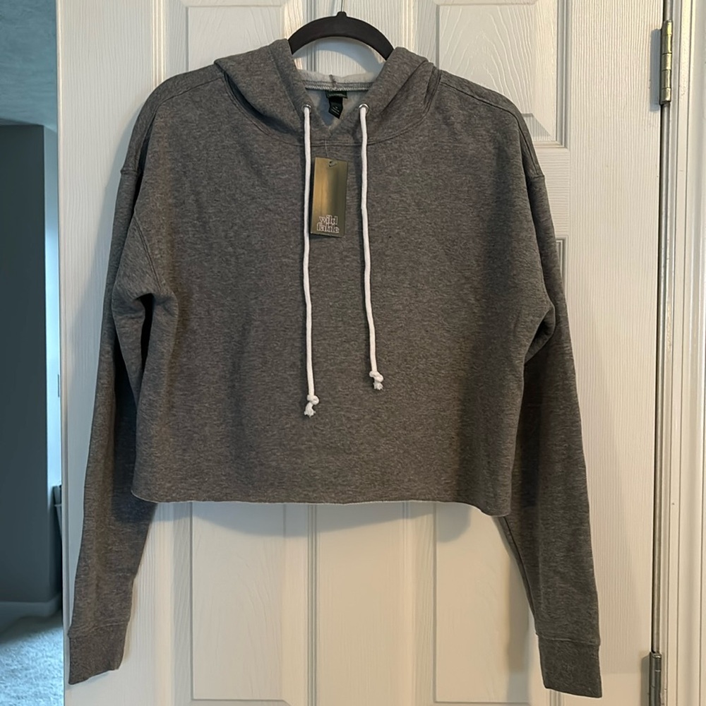 Women’s medium cropped hoodie NWT